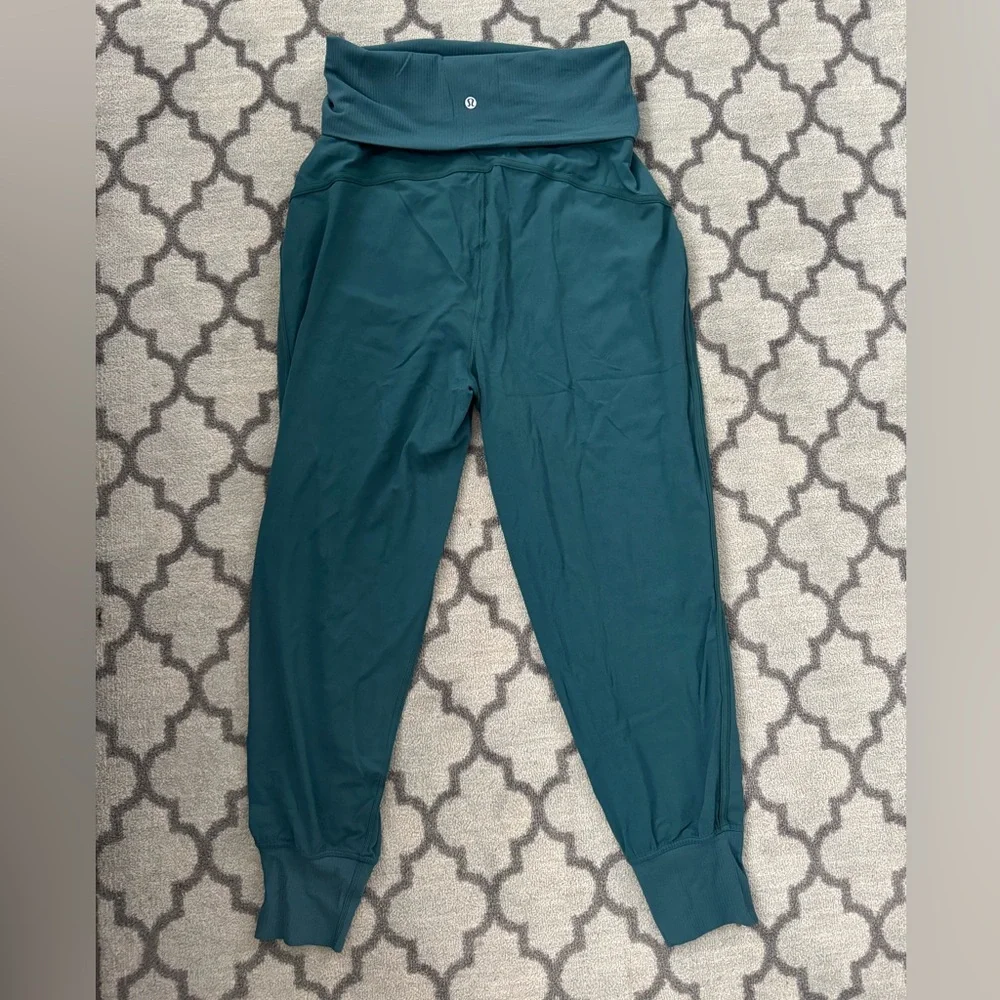 Lululemon fold over Align Joggers Full Length - Picture 3 of 5
